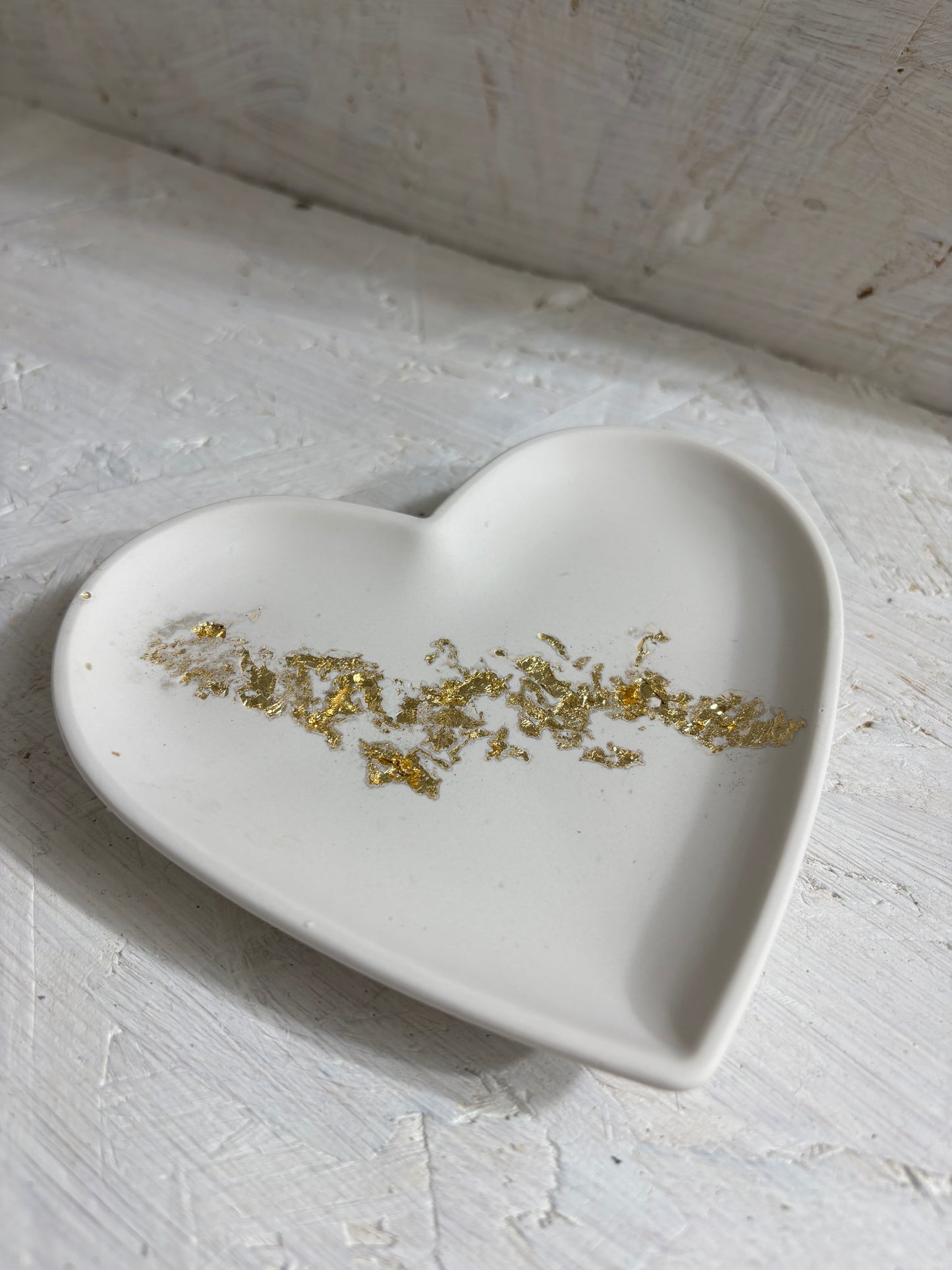 Gold Flake Heart Jesmonite Trinket/Jewellery Dish